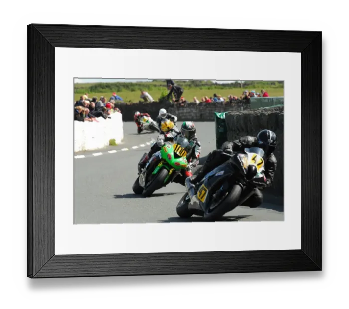 Framed Print : Matthew Rees (Kawasaki) 2015 Southern 100 Framed Print : Matthew Rees (Kawasaki) 2015 Southern 100