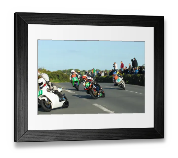 Framed Print : Mike Minns (Kawasaki) and Murray McConnachie (Kawasaki) 2015 Southern 100 Framed Print : Mike Minns (Kawasaki) and Murray McConnachie (Kawasaki) 2015 Southern 100