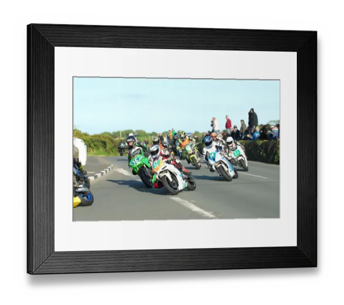 Framed Print : Seamus Elliott (Kawasaki) and Stephen McKnight (Kawasaki) 2015 Southern 100 Framed Print : Seamus Elliott (Kawasaki) and Stephen McKnight (Kawasaki) 2015 Southern 100