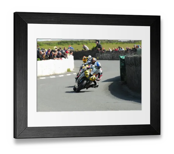 Framed Print : Joe Newbould (Kawasaki) 2015 Southern 100 Framed Print : Joe Newbould (Kawasaki) 2015 Southern 100