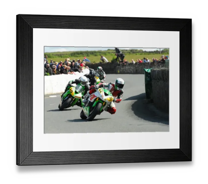 Framed Print : Tommaso Totti (Kawasaki) and Adrian Kershaw (Kawasaki) 2015 Southern 100 Framed Print : Tommaso Totti (Kawasaki) and Adrian Kershaw (Kawasaki) 2015 Southern 100