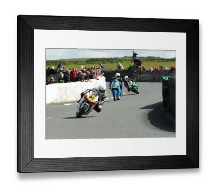 Framed Print : Jamie Williams (Honda) and Thomas Gottschalk (Suzuki) 2015 Southern 100 Framed Print : Jamie Williams (Honda) and Thomas Gottschalk (Suzuki) 2015 Southern 100