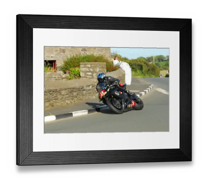 Framed Print : Billy Redmayne (Suzuki) 2015 Southern 100 Framed Print : Billy Redmayne (Suzuki) 2015 Southern 100