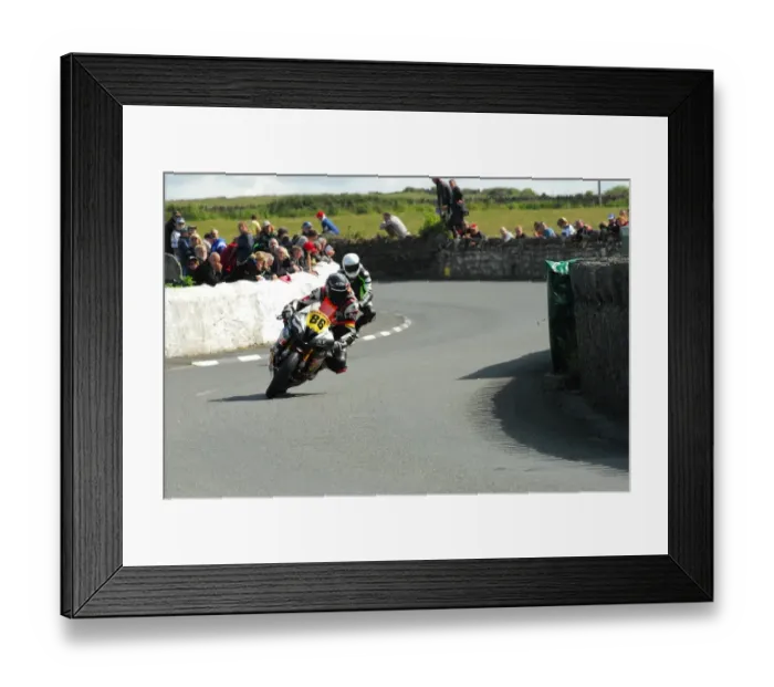 Framed Print : Stefan Wauter (Yamaha) 2015 Southern 100 Framed Print : Stefan Wauter (Yamaha) 2015 Southern 100