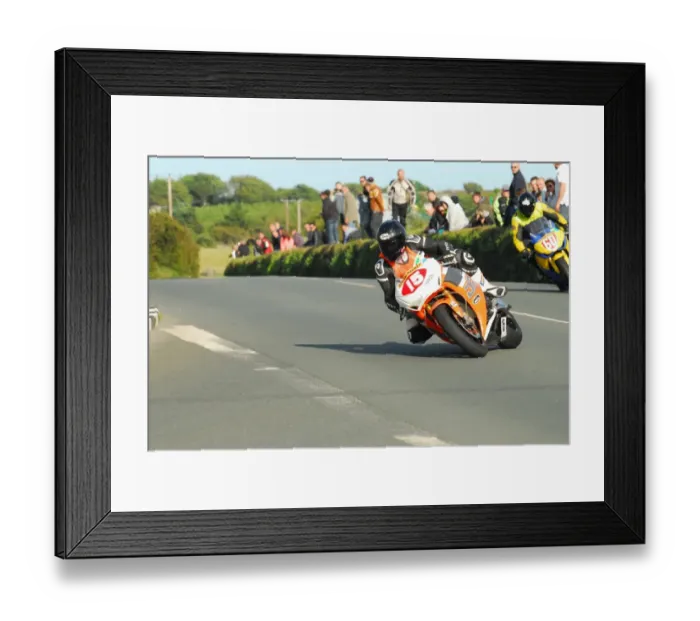 Framed Print : Jonathan Howarth (Honda) 2015 Southern 100 Framed Print : Jonathan Howarth (Honda) 2015 Southern 100