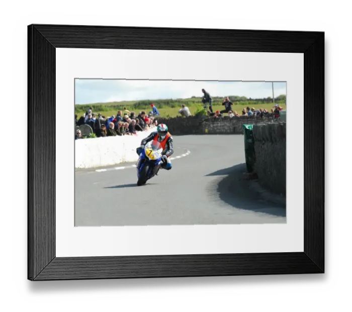 Framed Print : Christoph Mazakarini (Suzuki) 2015 Southern 100 Framed Print : Christoph Mazakarini (Suzuki) 2015 Southern 100