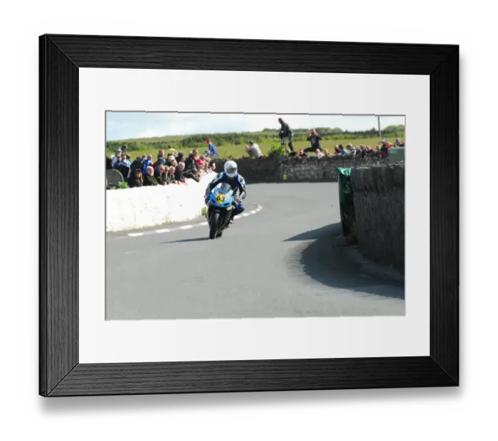 Framed Print : Stuart Bedford (Suzuki) 2015 Southern 100 Framed Print : Stuart Bedford (Suzuki) 2015 Southern 100