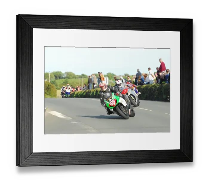 Framed Print : Anthony Redmond (Suzuki) and Mark Goodings (Kawasaki) 2015 Southern 100 Framed Print : Anthony Redmond (Suzuki) and Mark Goodings (Kawasaki) 2015 Southern 100