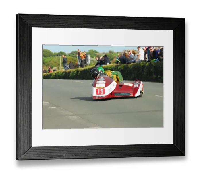 Framed Print : Nigel Smith & Chris McGahan (Ireson Honda) 2015 Southern 100 Framed Print : Nigel Smith & Chris McGahan (Ireson Honda) 2015 Southern 100