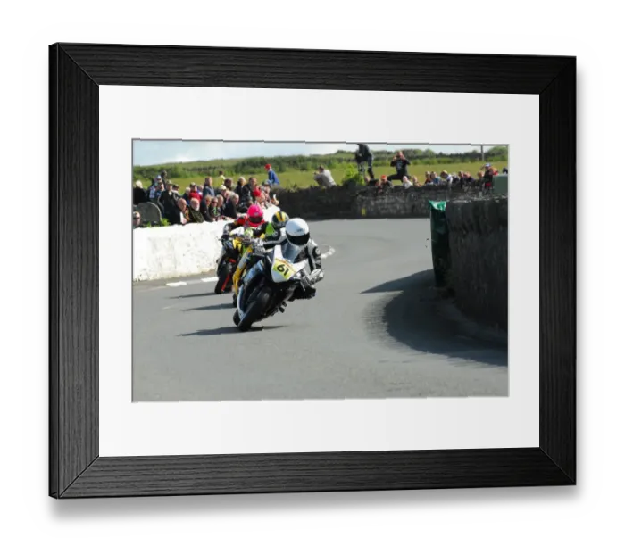 Framed Print : Leon Murphy (Suzuki) 2015 Southern 100 Framed Print : Leon Murphy (Suzuki) 2015 Southern 100