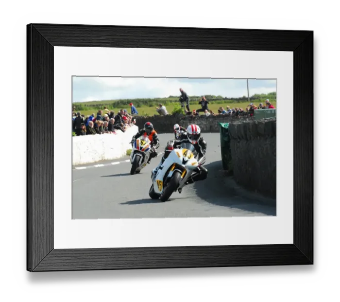 Framed Print : James Christie (Yamaha) and Gavin Brown (Honda) 2015 Southern 100 Framed Print : James Christie (Yamaha) and Gavin Brown (Honda) 2015 Southern 100