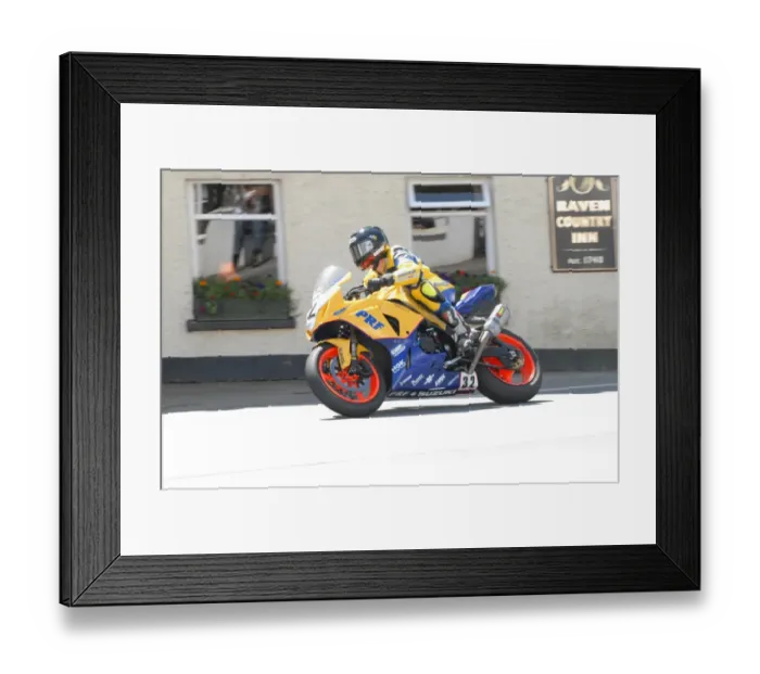 Framed Print : Ian Mackman (Suzuki) 2009 Superbike TT Framed Print : Ian Mackman (Suzuki) 2009 Superbike TT