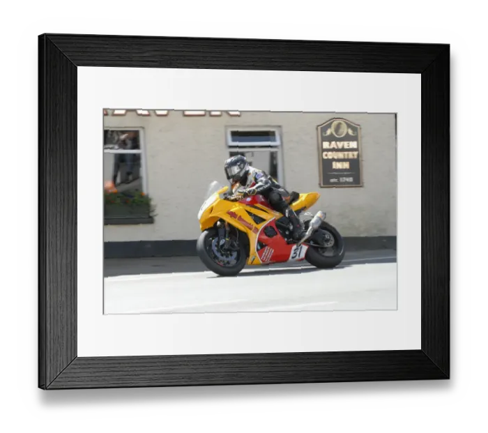 Framed Print : Mark Miller (Suzuki) 2009 Superbike TT Framed Print : Mark Miller (Suzuki) 2009 Superbike TT