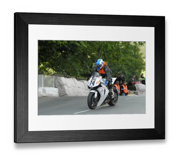 Framed Print : Jennie Tinmouth (Honda) 2009 Superbike TT Framed Print : Jennie Tinmouth (Honda) 2009 Superbike TT
