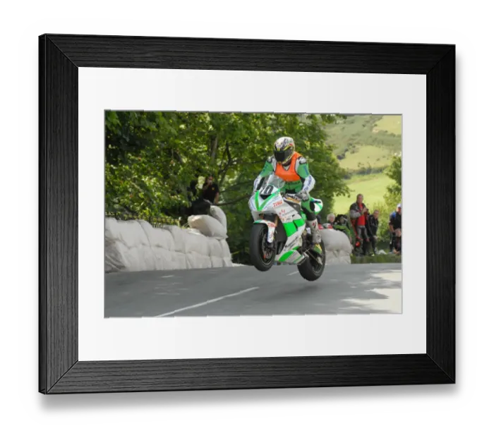 Framed Print : Stuart Stobbart & Paul Lowther (Shelbourne Honda) 2009 Southern 100 Framed Print : Stuart Stobbart & Paul Lowther (Shelbourne Honda) 2009 Southern 100