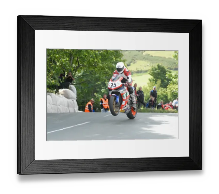 Framed Print : Stefano Bonetti (Honda) 2009 Superbike TT Framed Print : Stefano Bonetti (Honda) 2009 Superbike TT