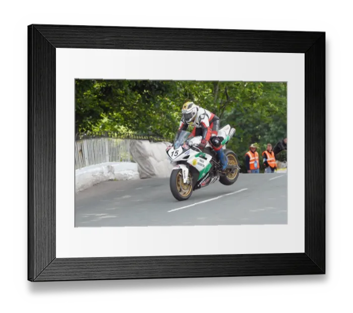 Framed Print : Michael Dunlop (Yamaha) 2009 Superbike TT Framed Print : Michael Dunlop (Yamaha) 2009 Superbike TT