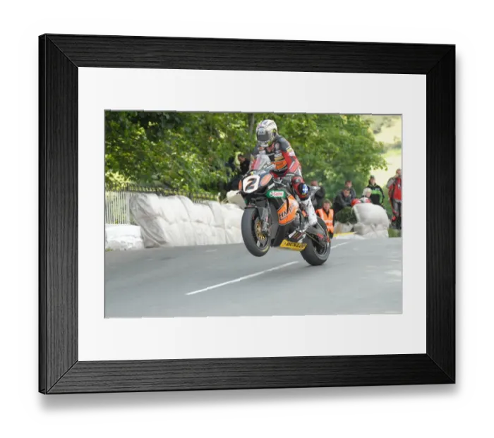 Framed Print : Rod Bellas & Geoff Knight (BLR Honda) 2009 Southern 100 Framed Print : Rod Bellas & Geoff Knight (BLR Honda) 2009 Southern 100