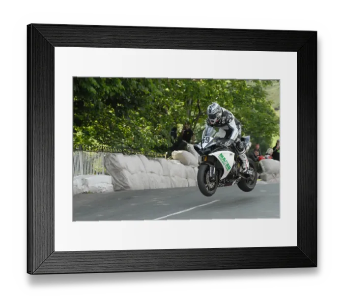 Framed Print : Marc Fissette (Yamaha) 2009 Superbike TT Framed Print : Marc Fissette (Yamaha) 2009 Superbike TT