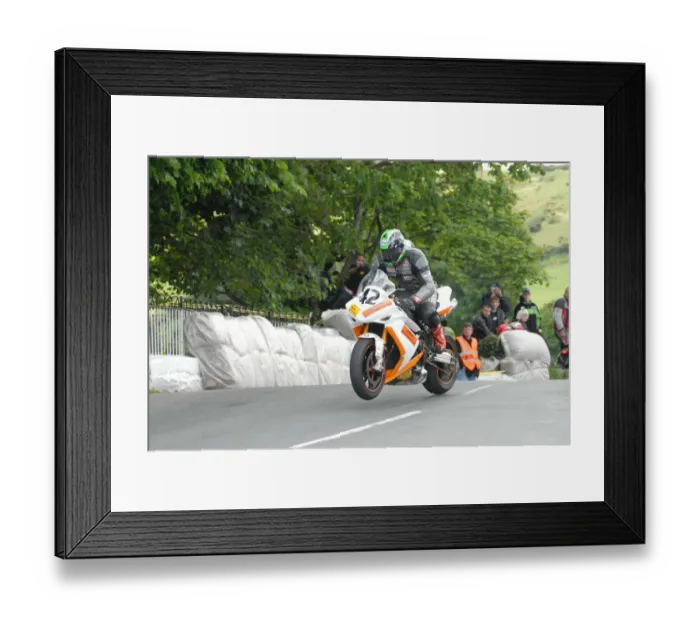 Framed Print : Guy Martin (Honda) 2009 Southern 100 Framed Print : Guy Martin (Honda) 2009 Southern 100