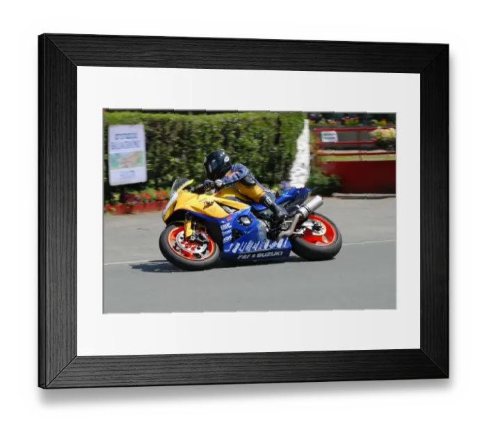 Framed Print : Carl Rennie (Suzuki) 2008 Superbike TT Framed Print : Carl Rennie (Suzuki) 2008 Superbike TT
