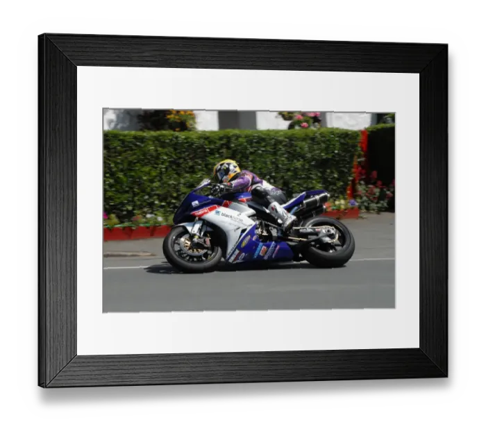 Framed Print : Ian Lougher (Yamaha) 2008 Superbike TT Framed Print : Ian Lougher (Yamaha) 2008 Superbike TT