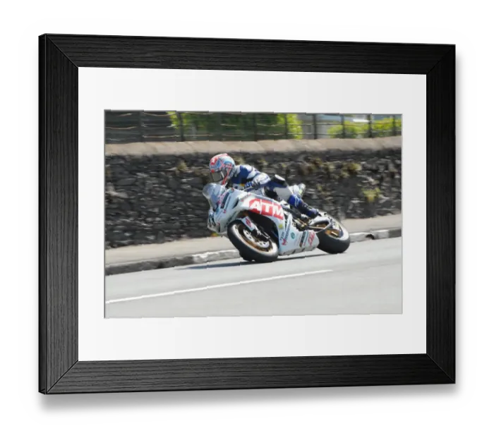 Framed Print : David Parades (Yamaha) 2008 Superbike TT Framed Print : David Parades (Yamaha) 2008 Superbike TT