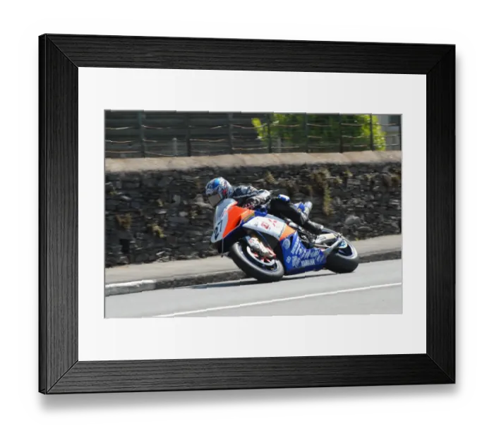 Framed Print : Mark Buckley (Yamaha) 2008 Superbike TT Framed Print : Mark Buckley (Yamaha) 2008 Superbike TT