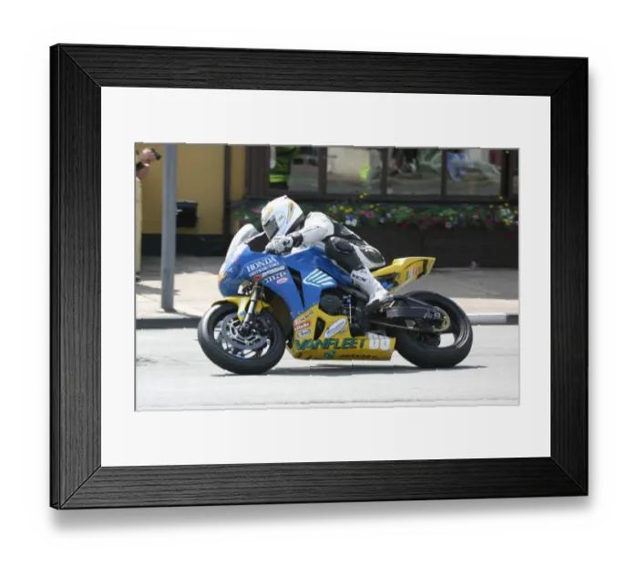 Framed Print : Brian McCormack (Honda) 2010 Superstock TT Framed Print : Brian McCormack (Honda) 2010 Superstock TT