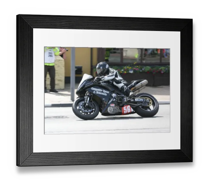 Framed Print : Dave Madsen-Mygdal (Yamaha) 2010 Superstock TT Framed Print : Dave Madsen-Mygdal (Yamaha) 2010 Superstock TT