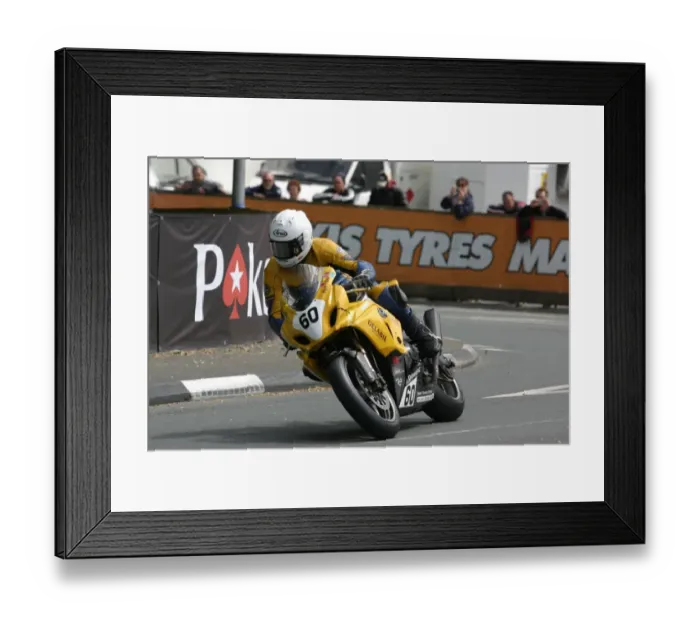 Framed Print : Alan Connor (Suzuki) 2010 Senior TT Framed Print : Alan Connor (Suzuki) 2010 Senior TT