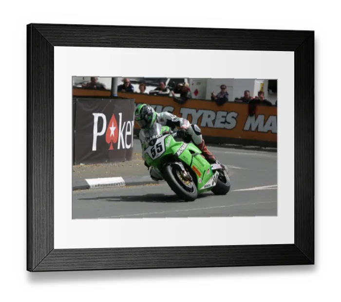 Framed Print : Roger Maher (Honda) 2010 Senior TT Framed Print : Roger Maher (Honda) 2010 Senior TT