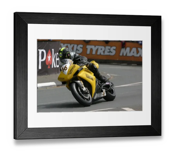 Framed Print : Jim Hodson (Yamaha) 2010 Senior TT