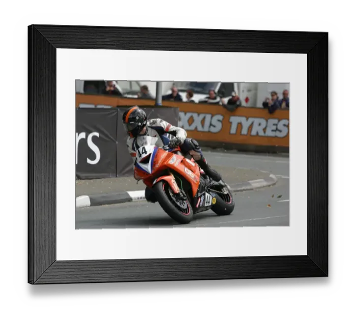 Framed Print : David Hewson (Kawasaki) 2010 Senior TT Framed Print : David Hewson (Kawasaki) 2010 Senior TT