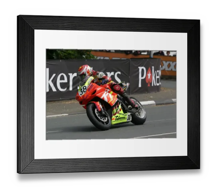 Framed Print : Antonio Maeso (Yamaha) 2010 Senior TT Framed Print : Antonio Maeso (Yamaha) 2010 Senior TT