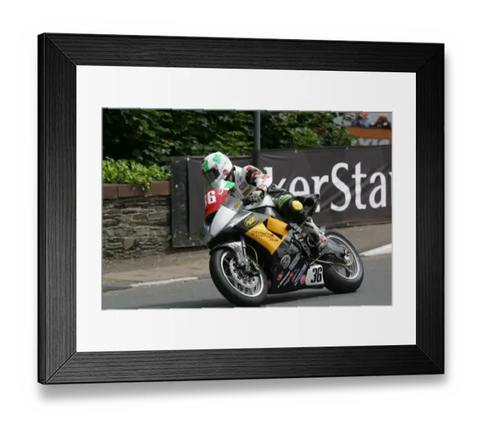 Framed Print : Paul Owen (Kawasaki) 2010 Senior TT Framed Print : Paul Owen (Kawasaki) 2010 Senior TT