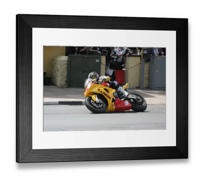Framed Print : Keith Amor (BMW) 2010 Superstock TT Framed Print : Keith Amor (BMW) 2010 Superstock TT