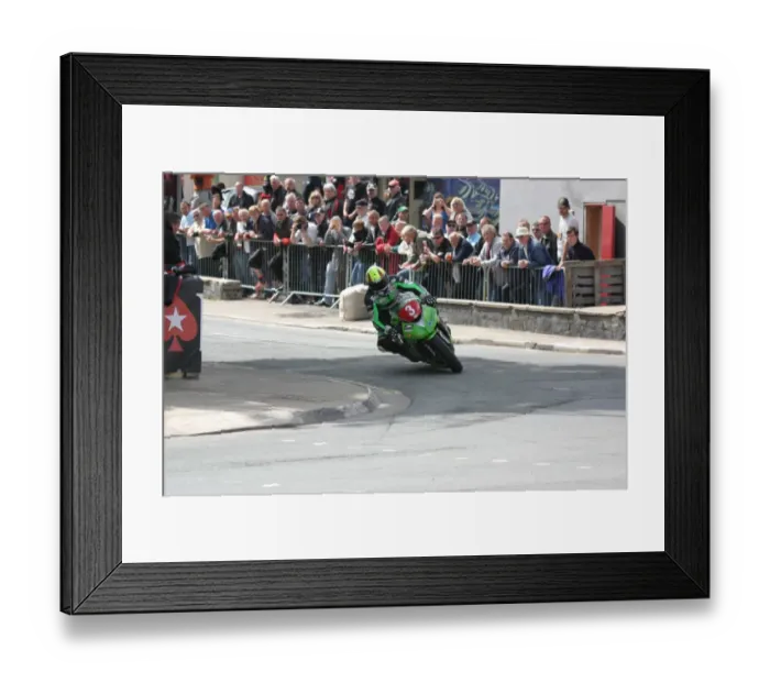 Framed Print : Ian Lougher (Kawasaki) 2010 Superstock TT Framed Print : Ian Lougher (Kawasaki) 2010 Superstock TT