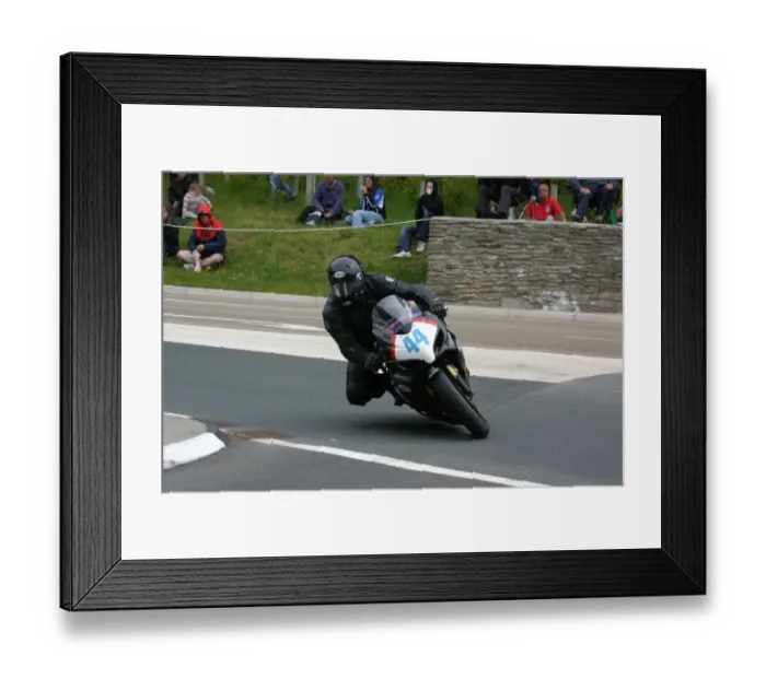Framed Print : Robert Barber (Suzuki) 2010 Supersport TT Framed Print : Robert Barber (Suzuki) 2010 Supersport TT