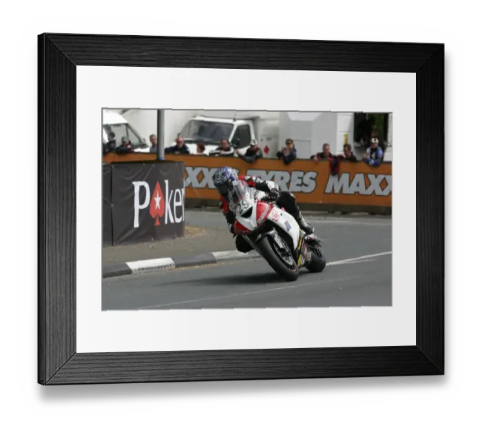 Framed Print : Mark Buckley (Kawasaki) 2010 Senior TT Framed Print : Mark Buckley (Kawasaki) 2010 Senior TT