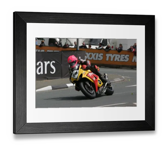 Framed Print : Davy Morgan (Suzuki) 2010 Senior TT Framed Print : Davy Morgan (Suzuki) 2010 Senior TT