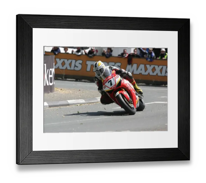 Framed Print : Michael Dunlop (Honda) 2010 Senior TT Framed Print : Michael Dunlop (Honda) 2010 Senior TT