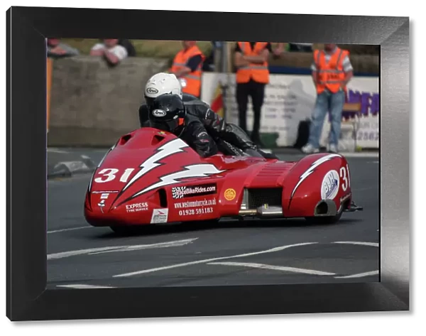 Dean Banks & Peter Alton (LCR) 2010 Sidecar A TT