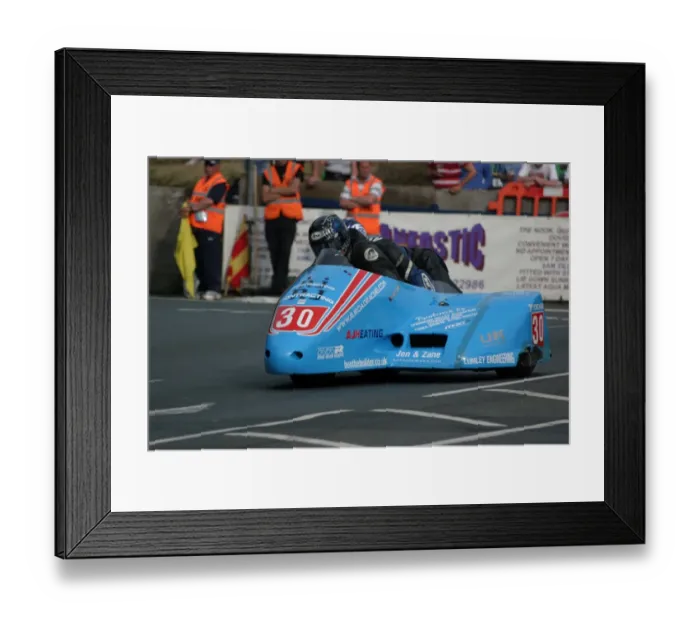 Framed Print : Rob Handcock & Mike Aylott (Shelbourne Honda) 2010 Sidecar A TT Framed Print : Rob Handcock & Mike Aylott (Shelbourne Honda) 2010 Sidecar A TT