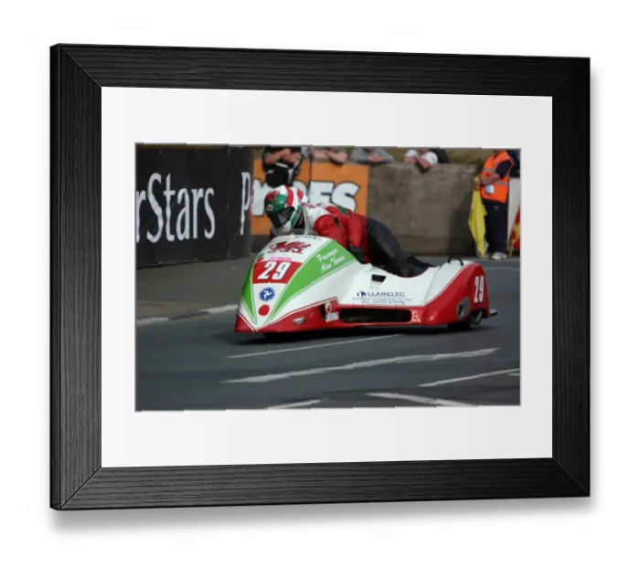 Framed Print : Keith Walters & Alan Thomas (Ireson Honda) 2010 Sidecar A TT Framed Print : Keith Walters & Alan Thomas (Ireson Honda) 2010 Sidecar A TT