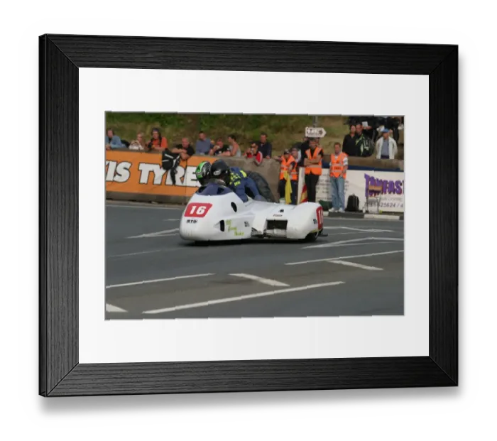 Framed Print : Bill Currie & Robert Biggs (LCR Yamaha) 2010 Sidecar A TT Framed Print : Bill Currie & Robert Biggs (LCR Yamaha) 2010 Sidecar A TT