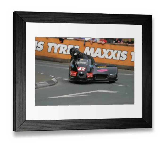 Framed Print : John Saunders & Loic Ansquer (MR Equipe Suzuki) 2010 Sidecar A TT Framed Print : John Saunders & Loic Ansquer (MR Equipe Suzuki) 2010 Sidecar A TT