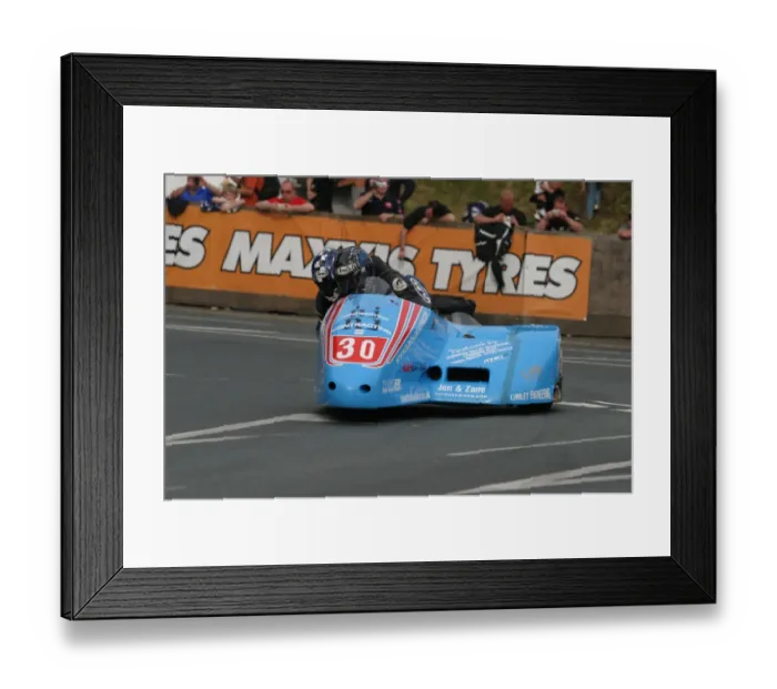 Framed Print : Rob Handcock & Mike Aylott (Shelbourne Honda) 2010 Sidecar A TT Framed Print : Rob Handcock & Mike Aylott (Shelbourne Honda) 2010 Sidecar A TT