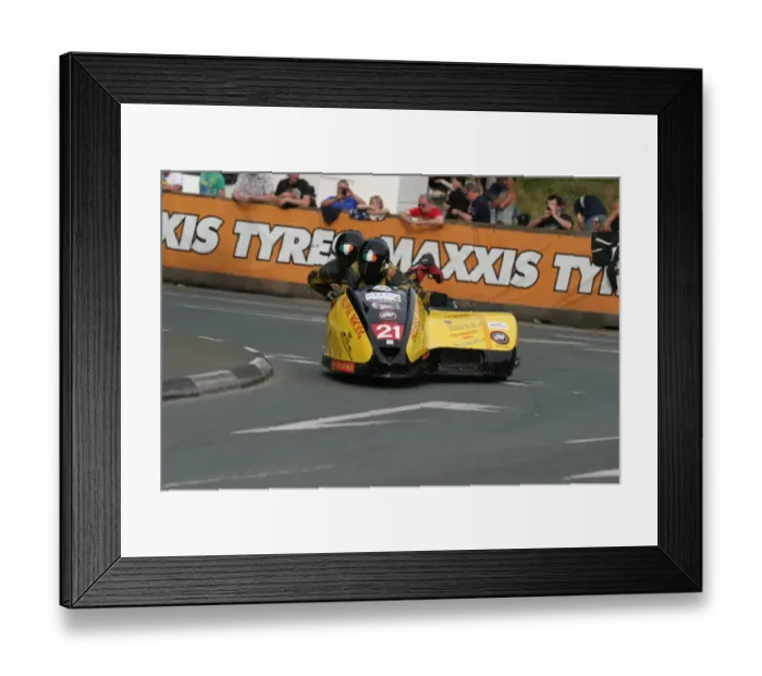 Framed Print : Dylan Lynch & Aaron Galligan (MR Equipe Yamaha) 2010 Sidecar A TT Framed Print : Dylan Lynch & Aaron Galligan (MR Equipe Yamaha) 2010 Sidecar A TT