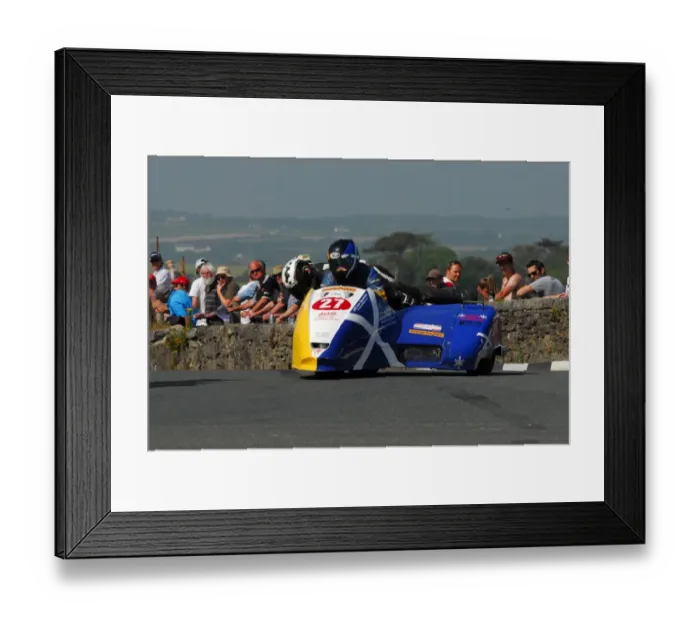 Framed Print : Alan Warden & Ernesto Ascierto (AWR Yamaha) 2013 Southern 100 Framed Print : Alan Warden & Ernesto Ascierto (AWR Yamaha) 2013 Southern 100